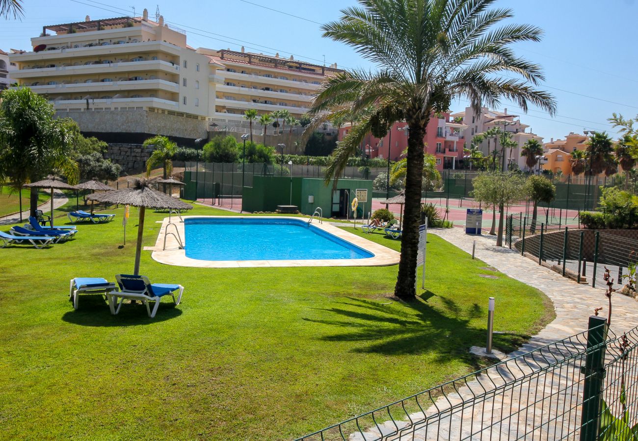 Apartamento en Mijas Costa - Amazing place with large terrace and BBQ