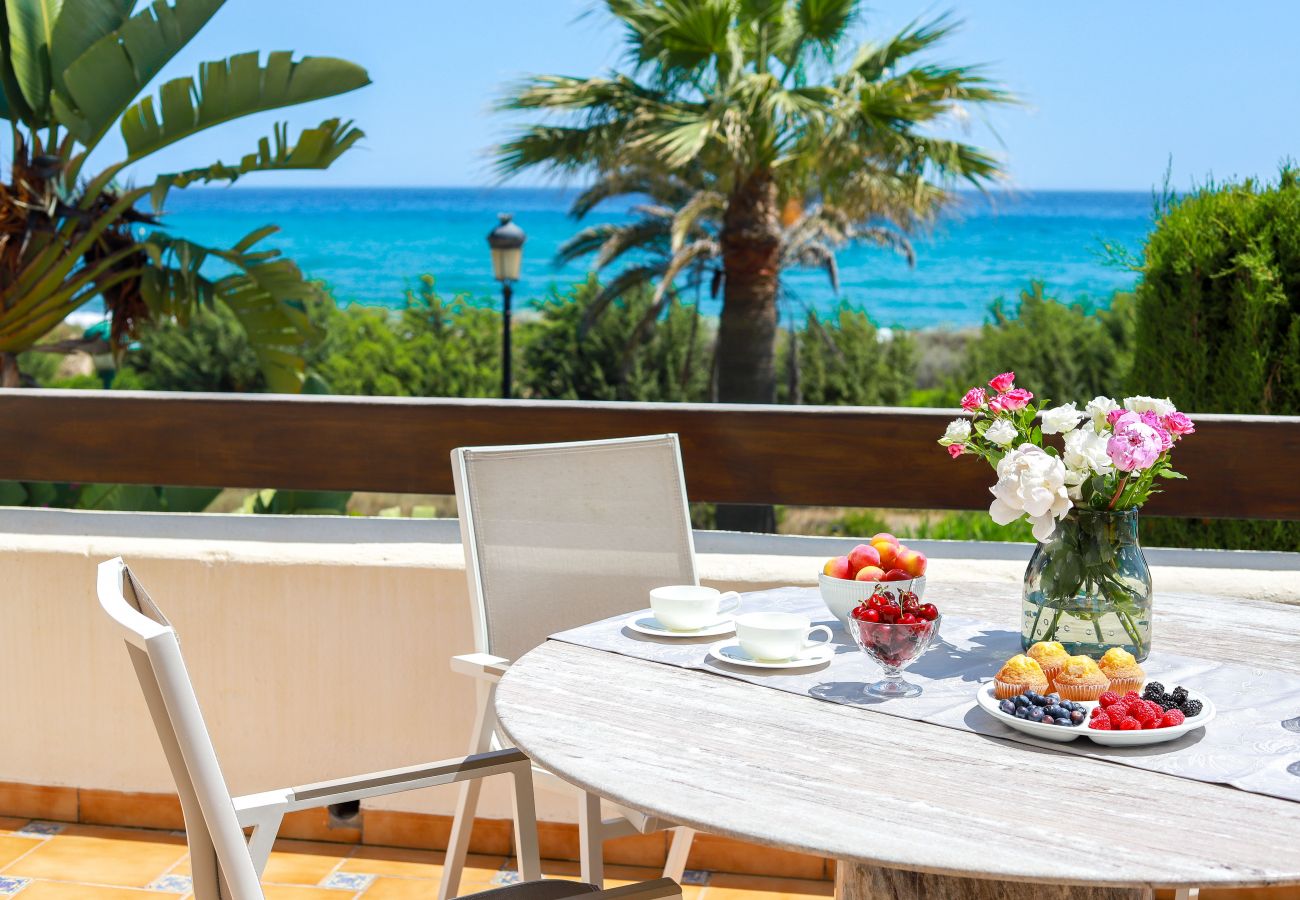 Apartamento en Marbella - Lujoso frente al mar con impresionantes vistas al mar - Los Monteros