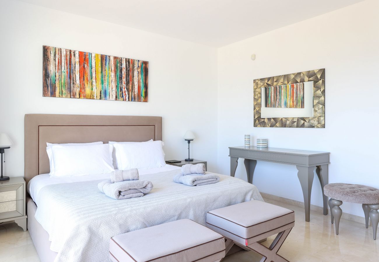 Apartamento en Marbella - Lujoso frente al mar con impresionantes vistas al mar - Los Monteros