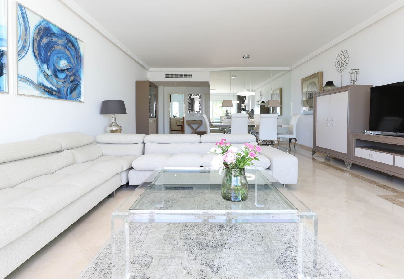 Apartamento en Marbella - Lujoso frente al mar con impresionantes vistas al mar - Los Monteros