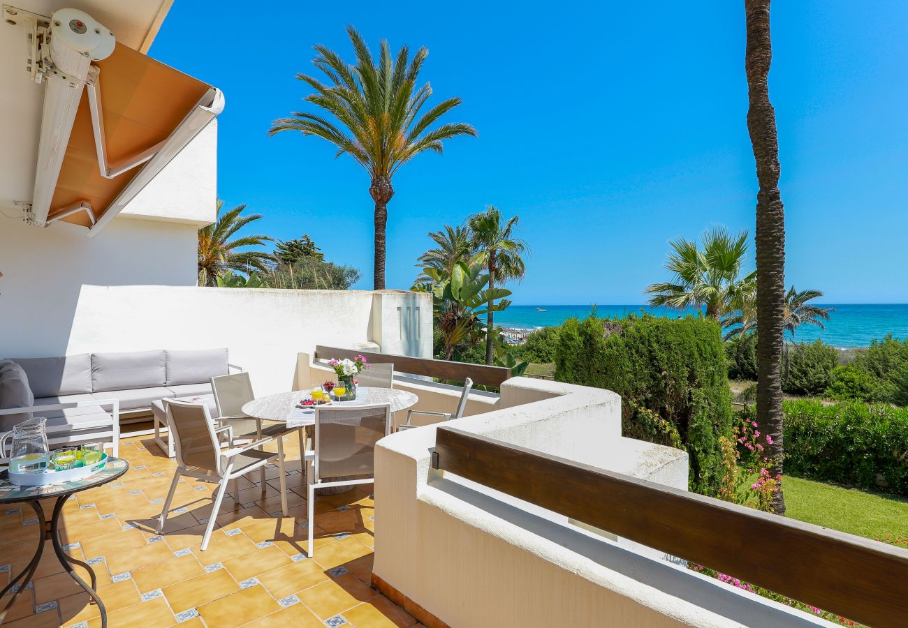 Apartamento en Marbella - Lujoso frente al mar con impresionantes vistas al mar - Los Monteros