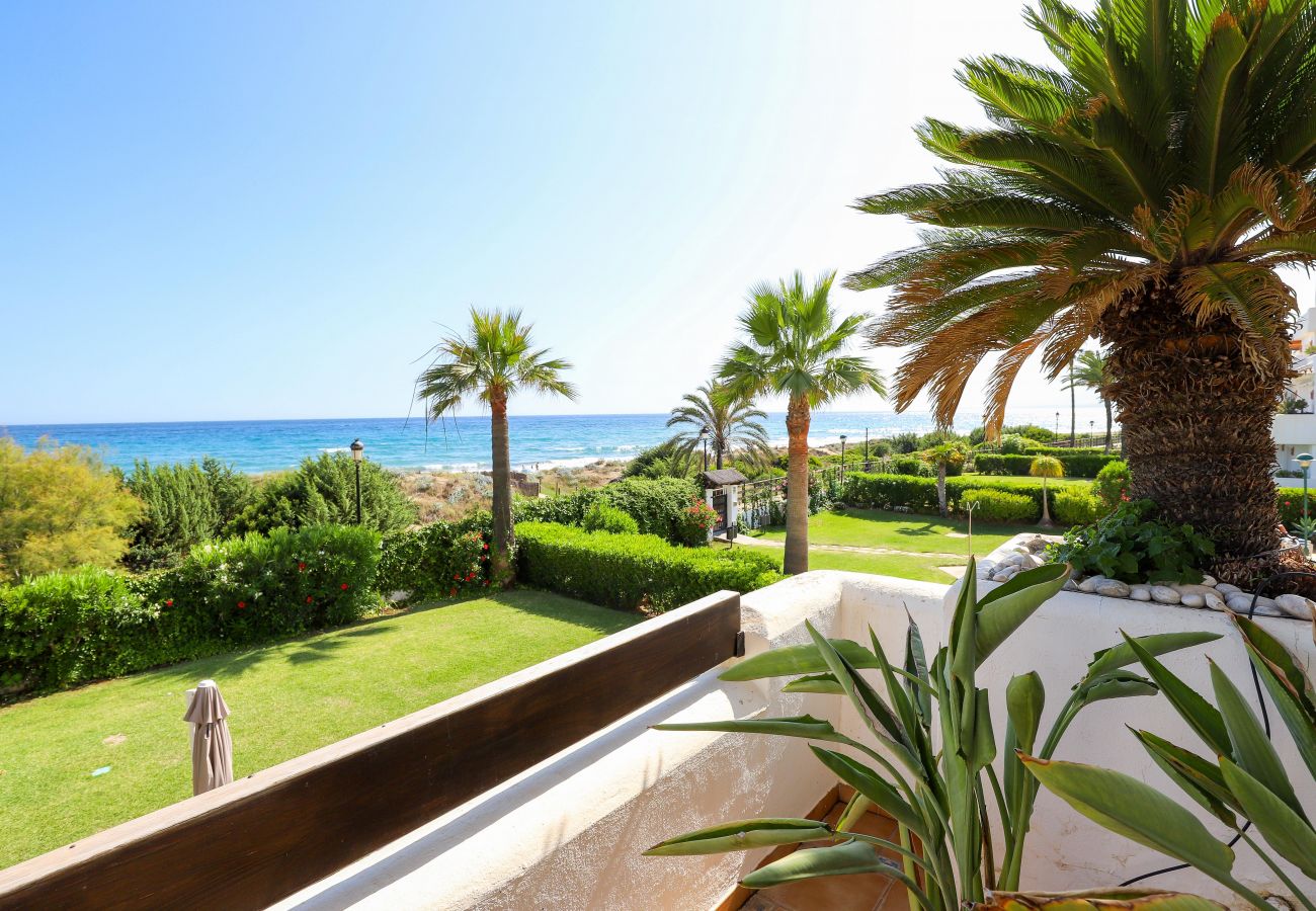 Apartamento en Marbella - Lujoso frente al mar con impresionantes vistas al mar - Los Monteros