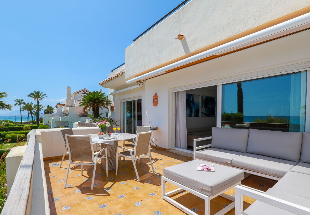 Apartamento en Marbella - Lujoso frente al mar con impresionantes vistas al mar - Los Monteros