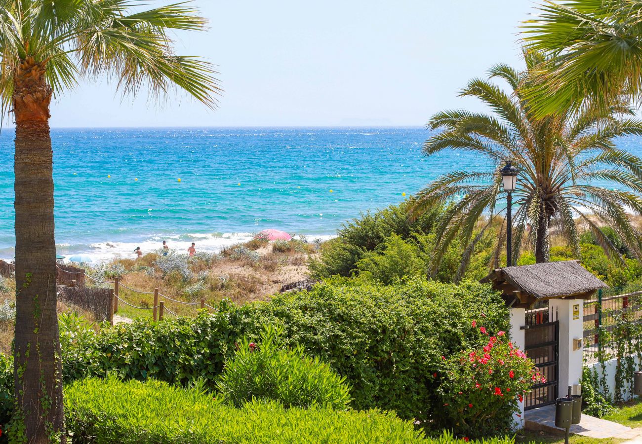 Apartamento en Marbella - Lujoso frente al mar con impresionantes vistas al mar - Los Monteros