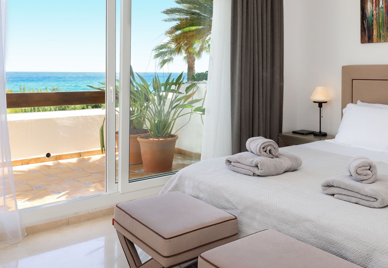 Apartamento en Marbella - Lujoso frente al mar con impresionantes vistas al mar - Los Monteros