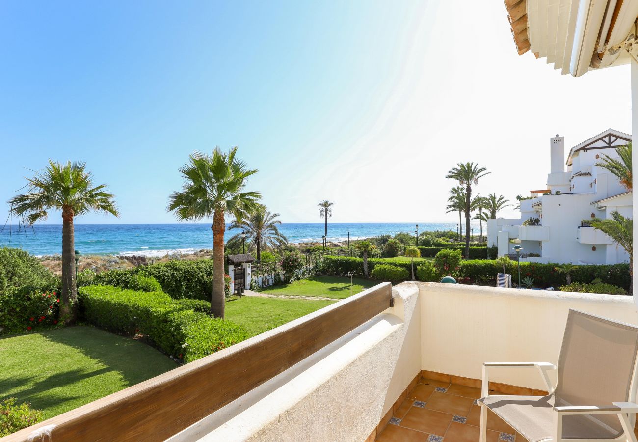 Apartamento en Marbella - Lujoso frente al mar con impresionantes vistas al mar - Los Monteros