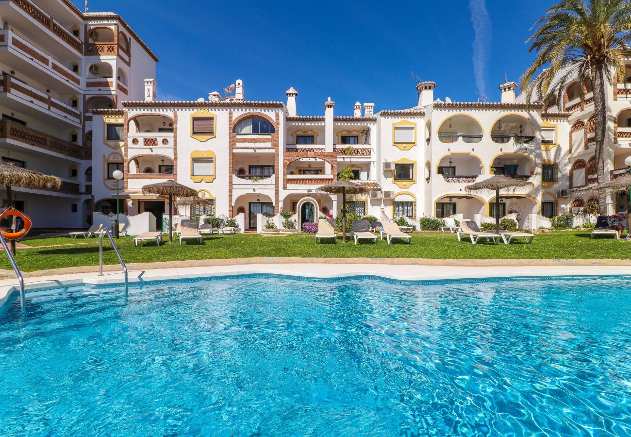 Apartamento en Mijas Costa - Club Calahonda con vista al mar - ubicación ideal