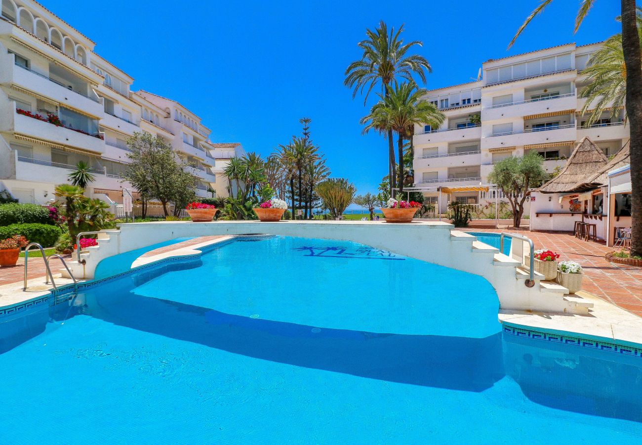 Apartamento en Marbella - Apartamento de lujo con vistas a la piscina - Playa Real frente al mar