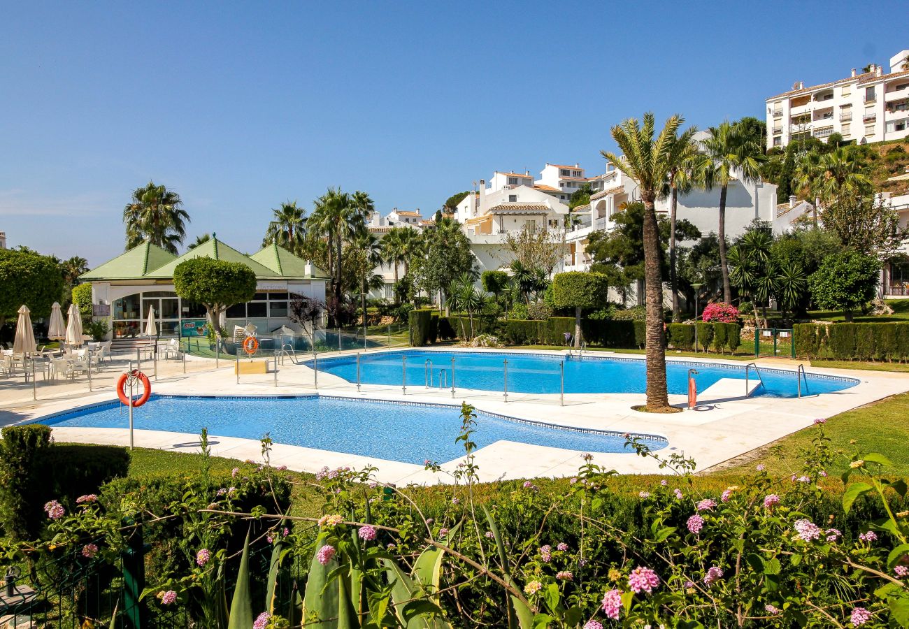 Apartamento en Mijas Costa - Duplex con jardín privado