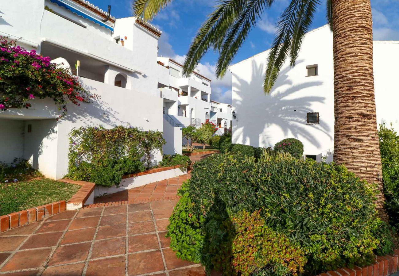 Apartment in Mijas Costa - La Cala apartment with sea views, close to beach