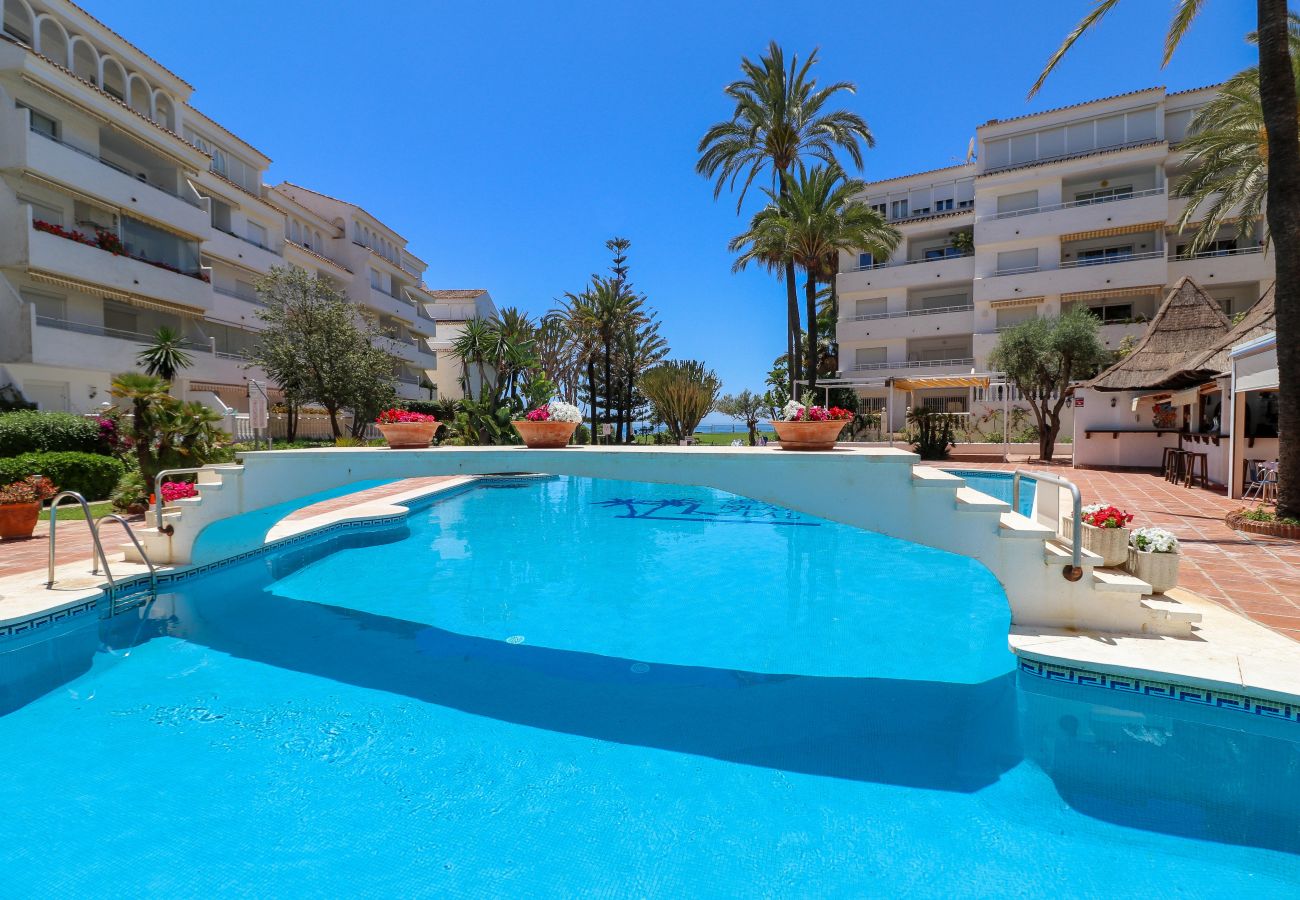 Apartment in Marbella - Playa Real beachfront luxury apartment