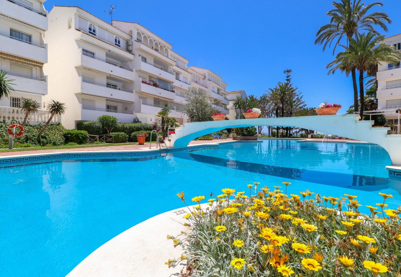 Apartment in Marbella - Luxury apartment with pool view - Playa Real beachfront