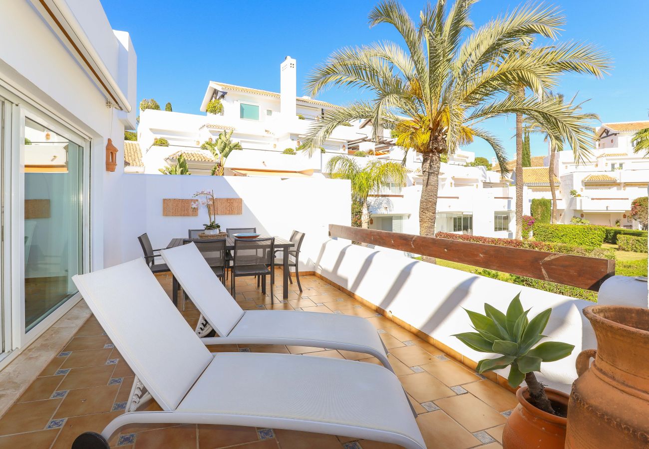 Apartment in Marbella - Los Monteros beachfront - ocean & pool views