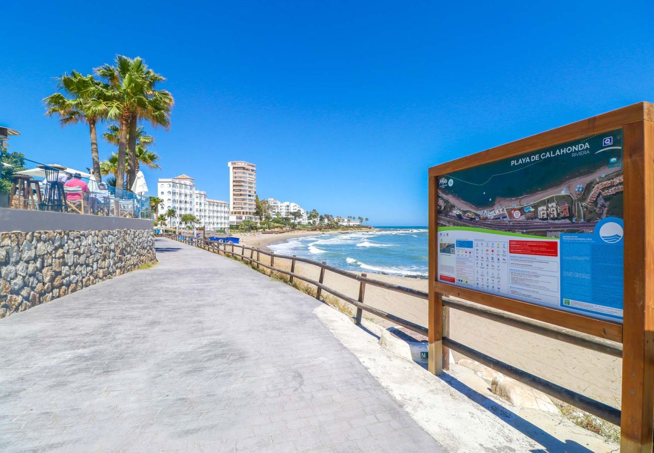 Apartment in Mijas Costa - Delta Mar - sea views, beach 5 mins walk 