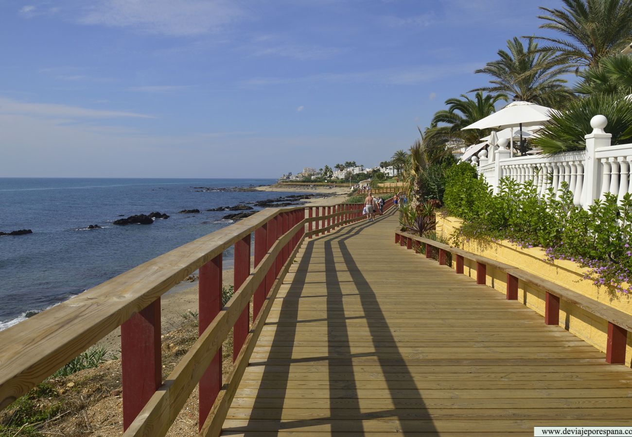 Apartment in Mijas Costa - Delta Mar - sea views, beach 5 mins walk 
