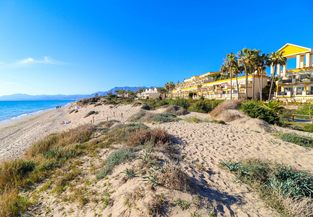 Apartment in Marbella - Romana Playa studio - beachfront complex Elviria