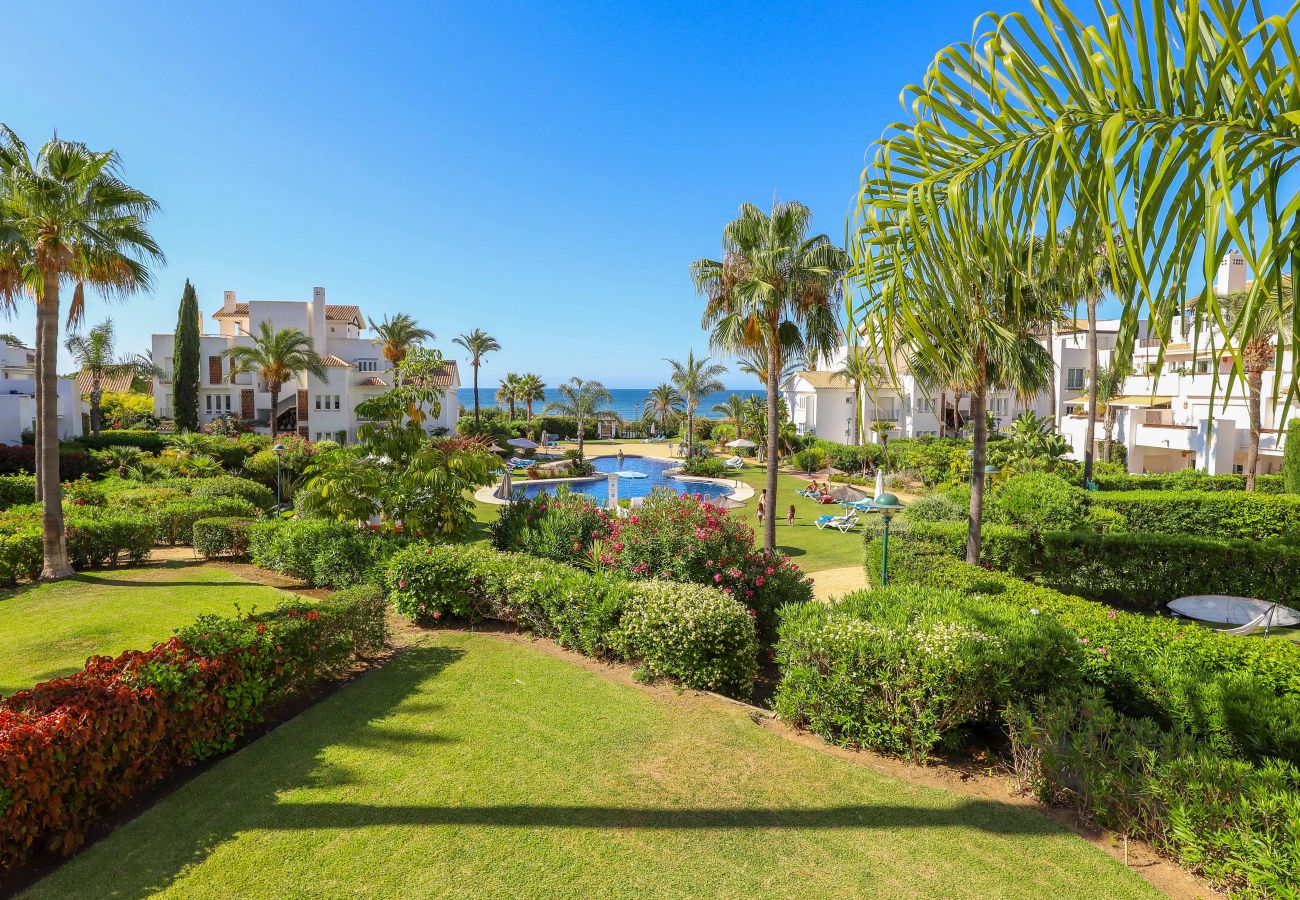 Апартаменты на Марбелья / Marbella - Los Monteros Palm Beach - sea & pool views