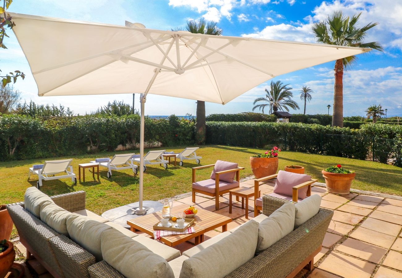 Апартаменты на Марбелья / Marbella - Frontline beach apartment -Los Monteros Palm Beach