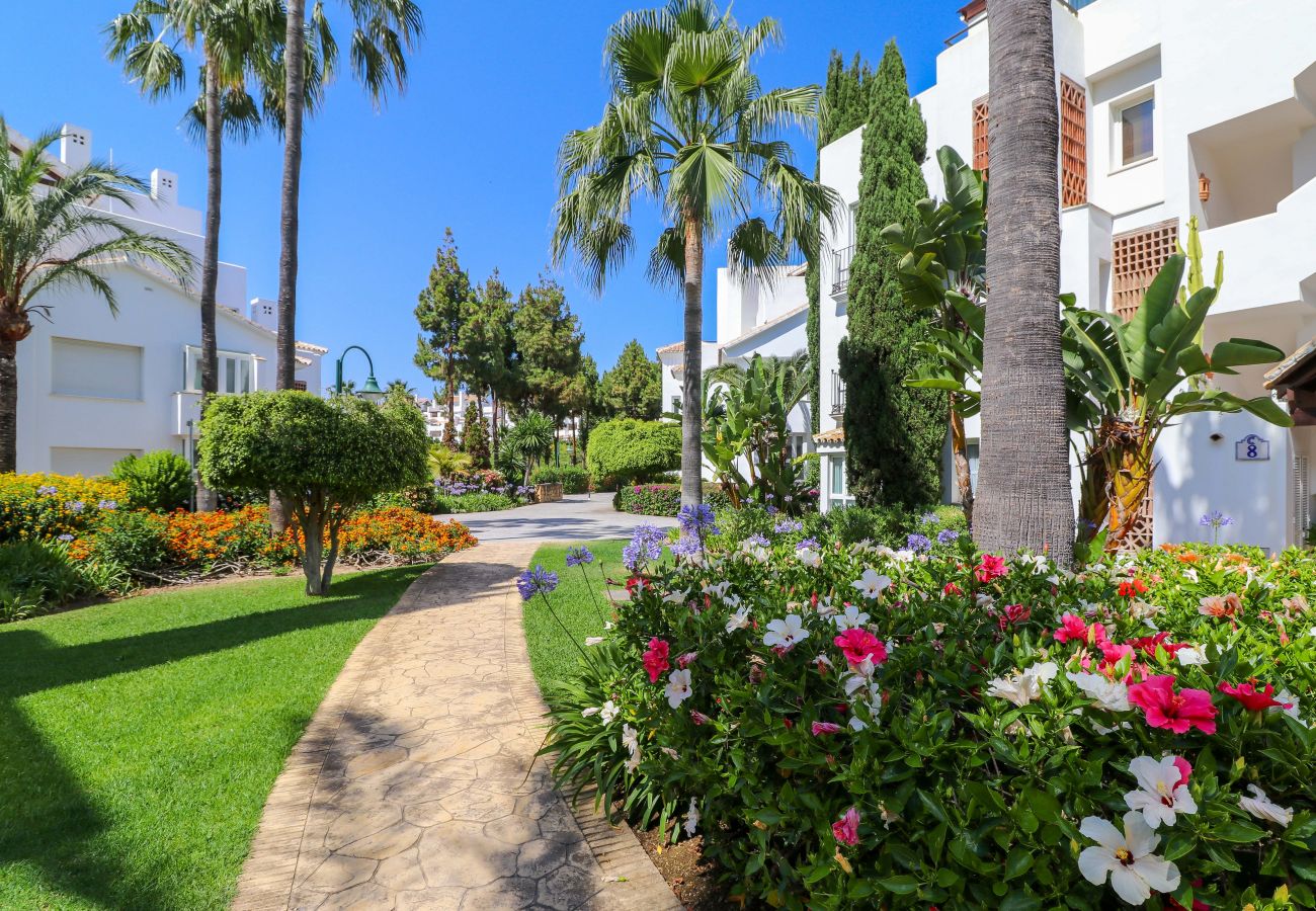 Апартаменты на Марбелья / Marbella - Fabulous apartment - frontline beach Los Monteros