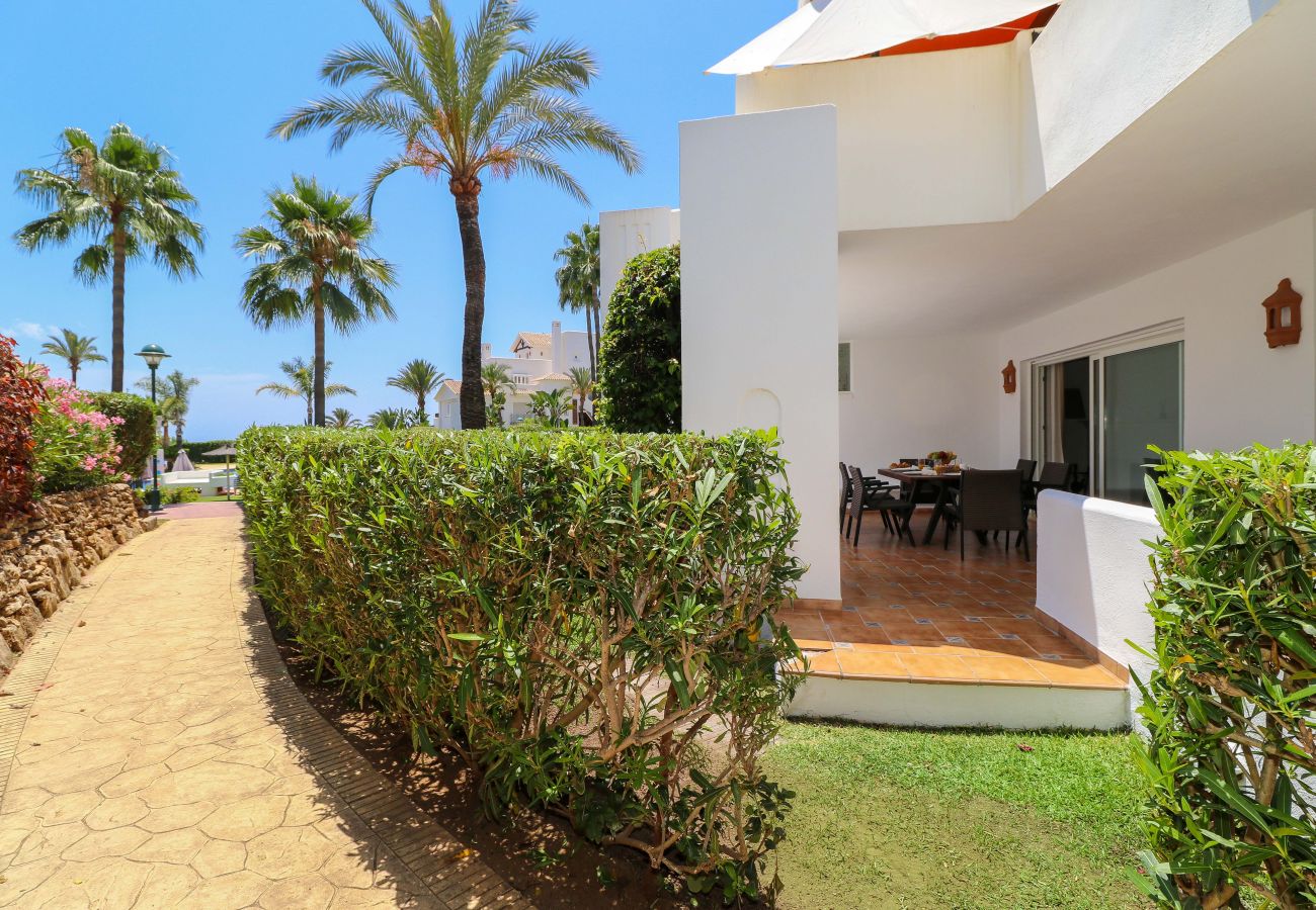 Апартаменты на Марбелья / Marbella - Fabulous apartment - frontline beach Los Monteros