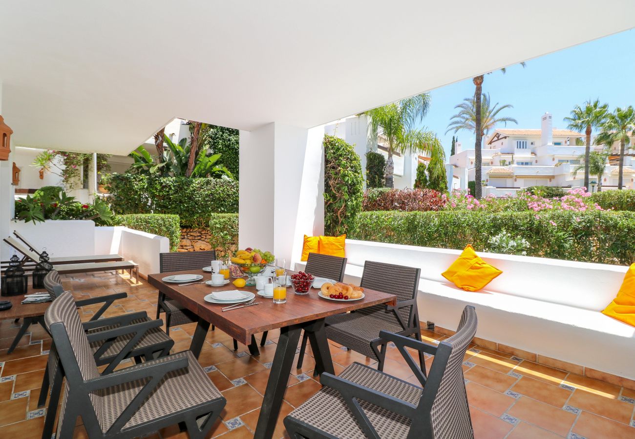 Апартаменты на Марбелья / Marbella - Fabulous apartment - frontline beach Los Monteros