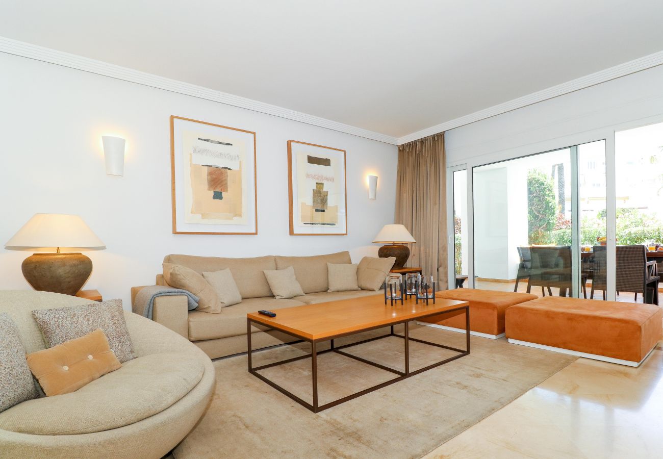 Апартаменты на Марбелья / Marbella - Fabulous apartment - frontline beach Los Monteros