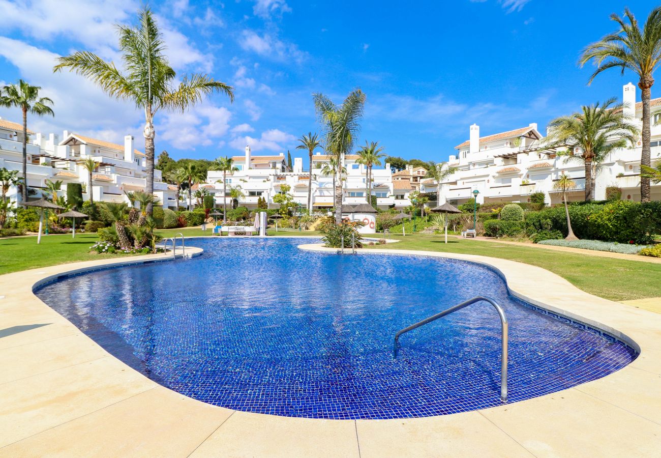 Апартаменты на Марбелья / Marbella - Fabulous apartment - frontline beach Los Monteros