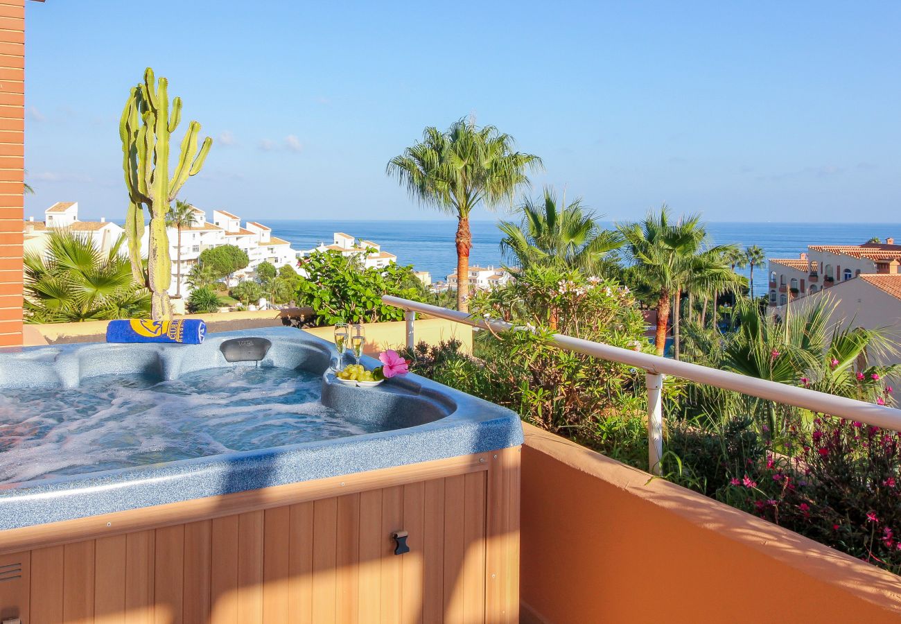 Апартаменты на Mijas Costa - Holiday luxury at Malibu Mansions, private hot tub