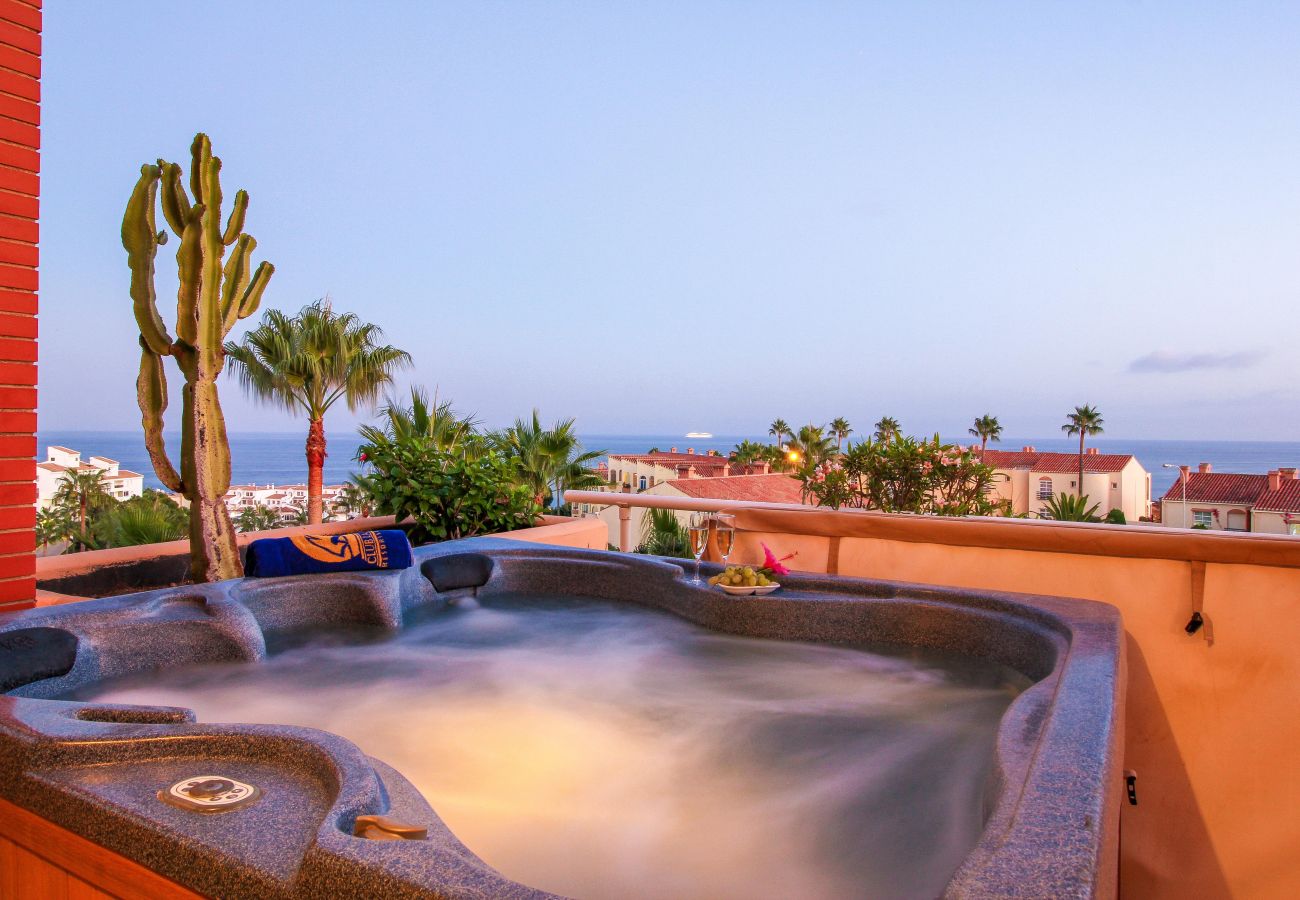 Апартаменты на Mijas Costa - Holiday luxury at Malibu Mansions, private hot tub