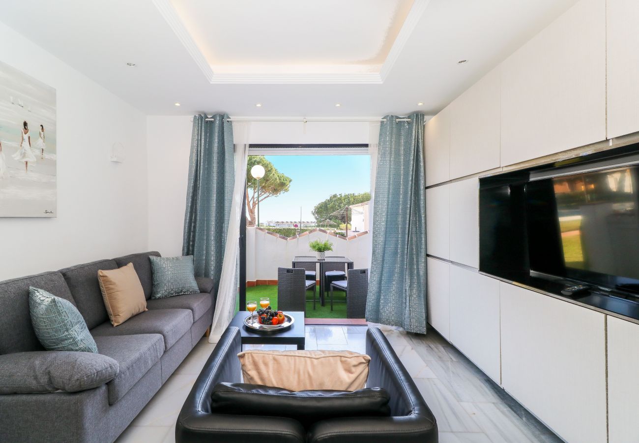 Апартаменты на Mijas Costa - Calahonda apartment - all facilities 5 mins walk