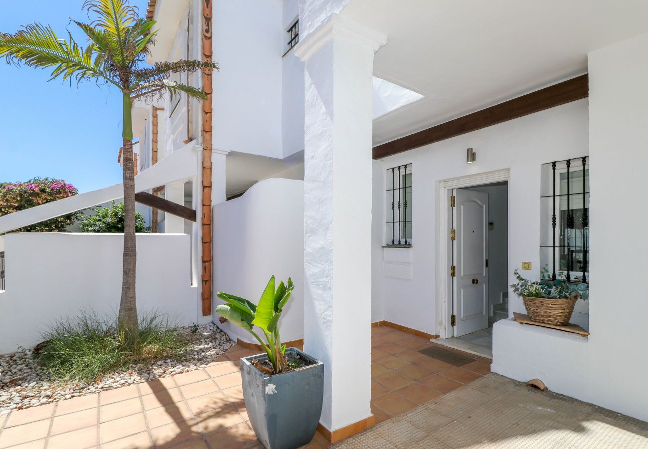 Таунхаус на Марбелья / Marbella - Los Naranjos Marbella townhouse