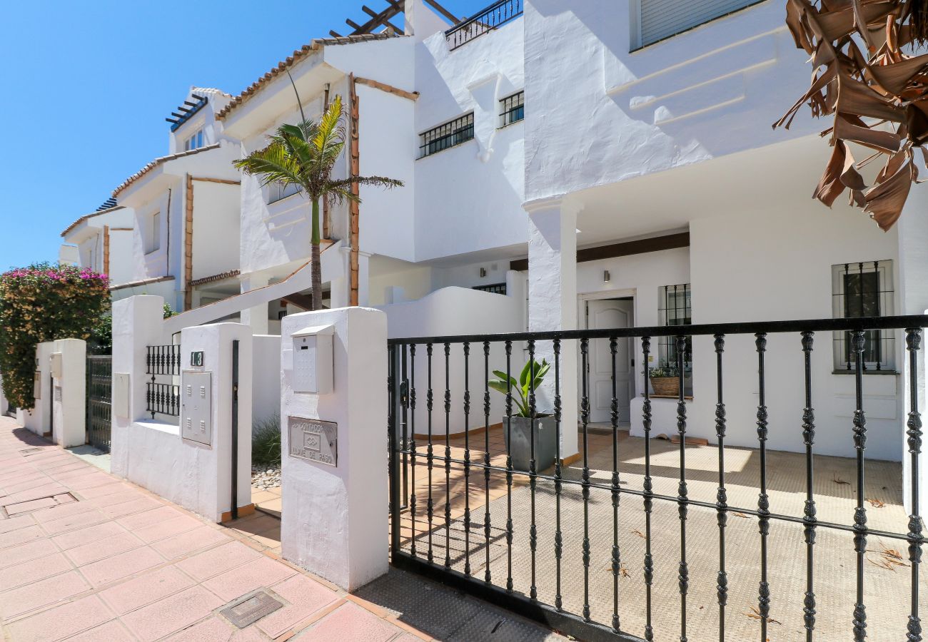 Таунхаус на Марбелья / Marbella - Los Naranjos Marbella townhouse