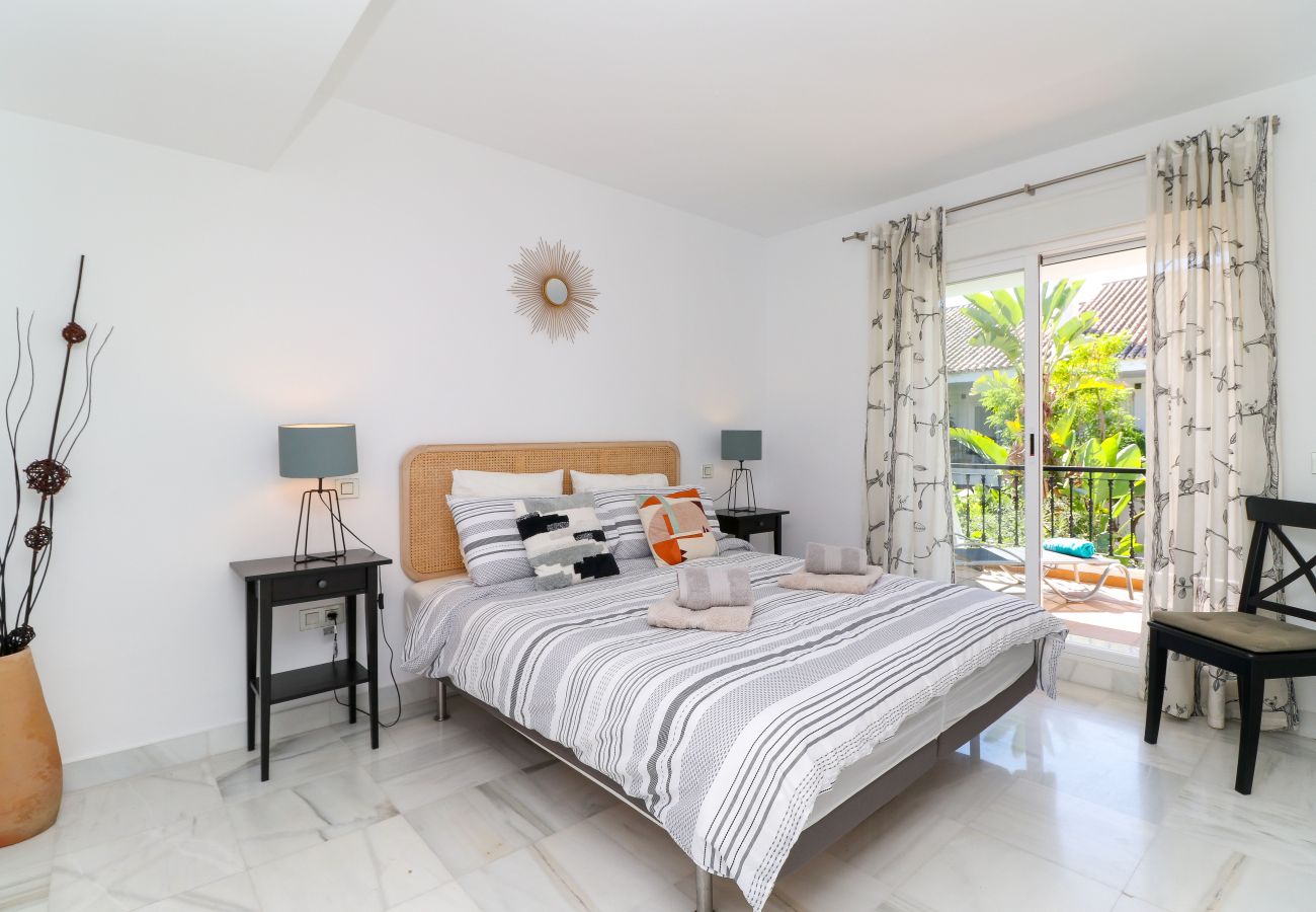 Таунхаус на Марбелья / Marbella - Los Naranjos Marbella townhouse