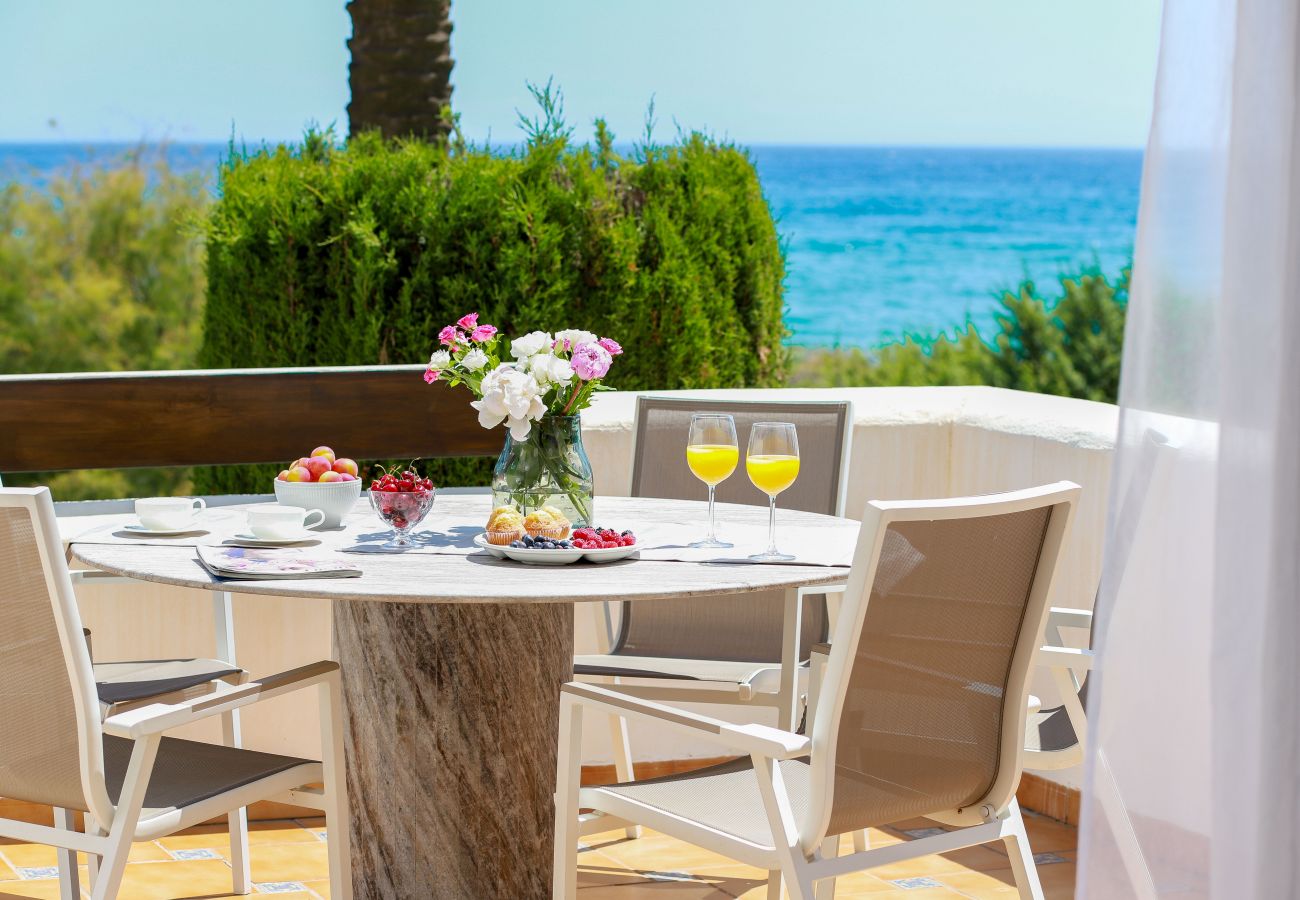 Апартаменты на Марбелья / Marbella - Beachfront luxurious with stunning sea views - Los Monteros 