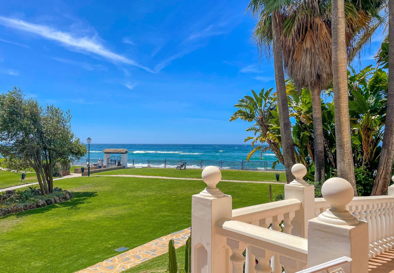 Апартаменты на Марбелья / Marbella - Luxury apartment with pool view - Playa Real beachfront