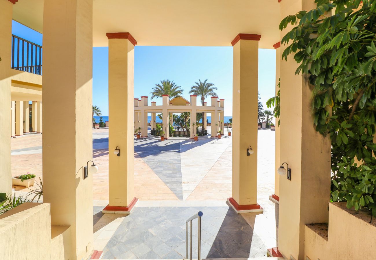 Апартаменты на Марбелья / Marbella - Romana Playa studio - beachfront complex Elviria